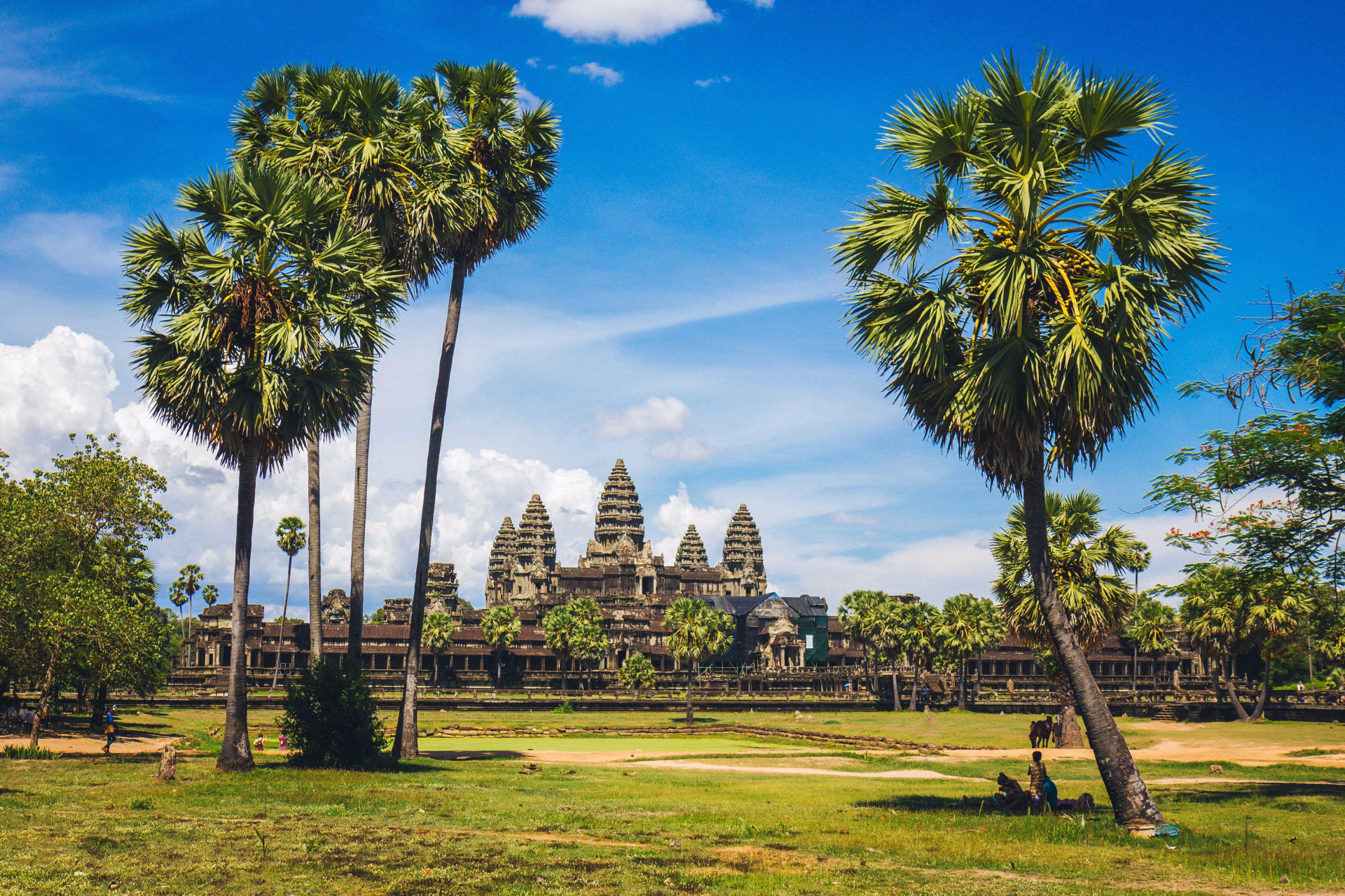 Les temples sacrés d'Angkor et la sérénité du Laos