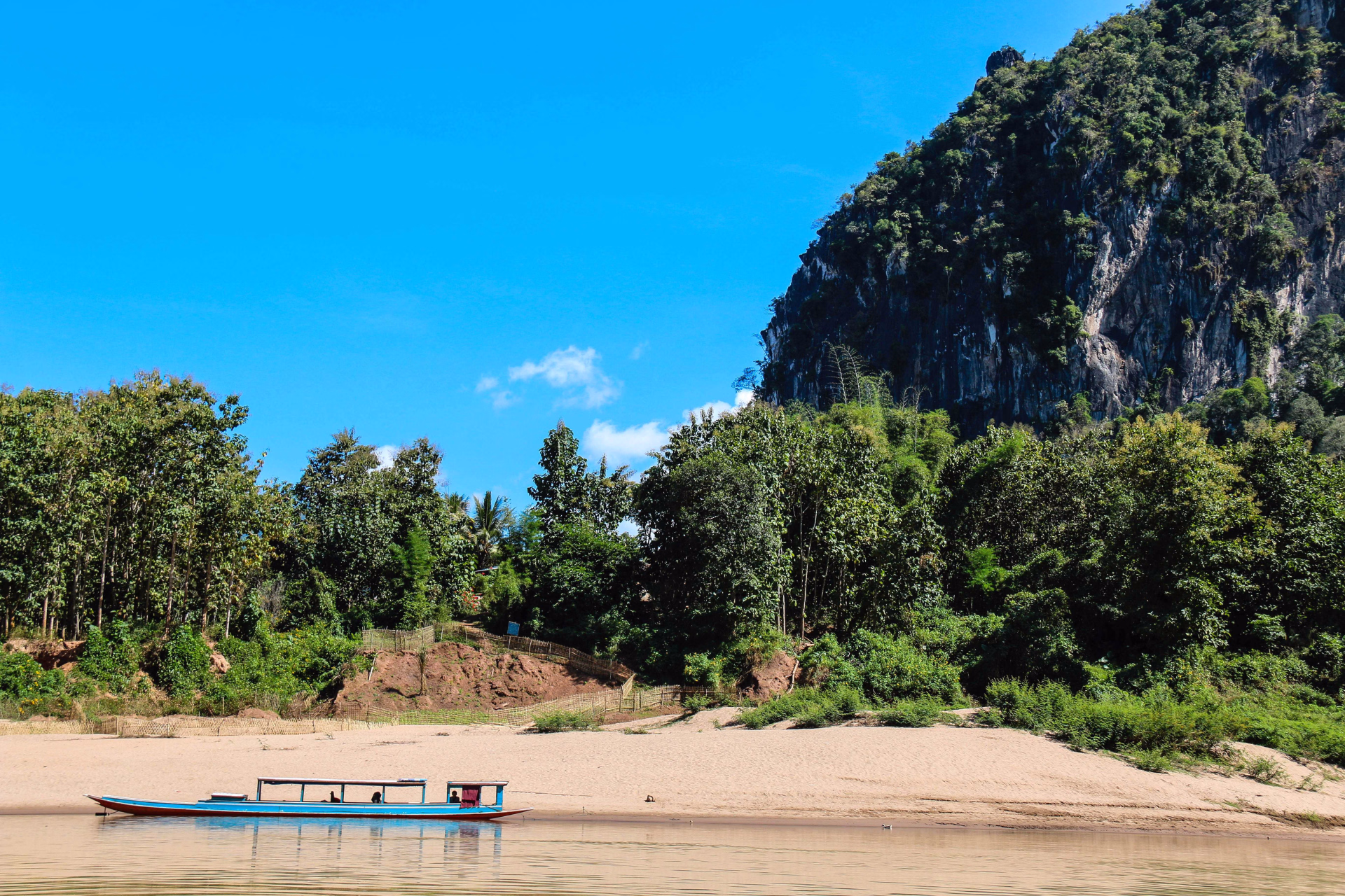 Les temples sacrés d'Angkor et la sérénité du Laos