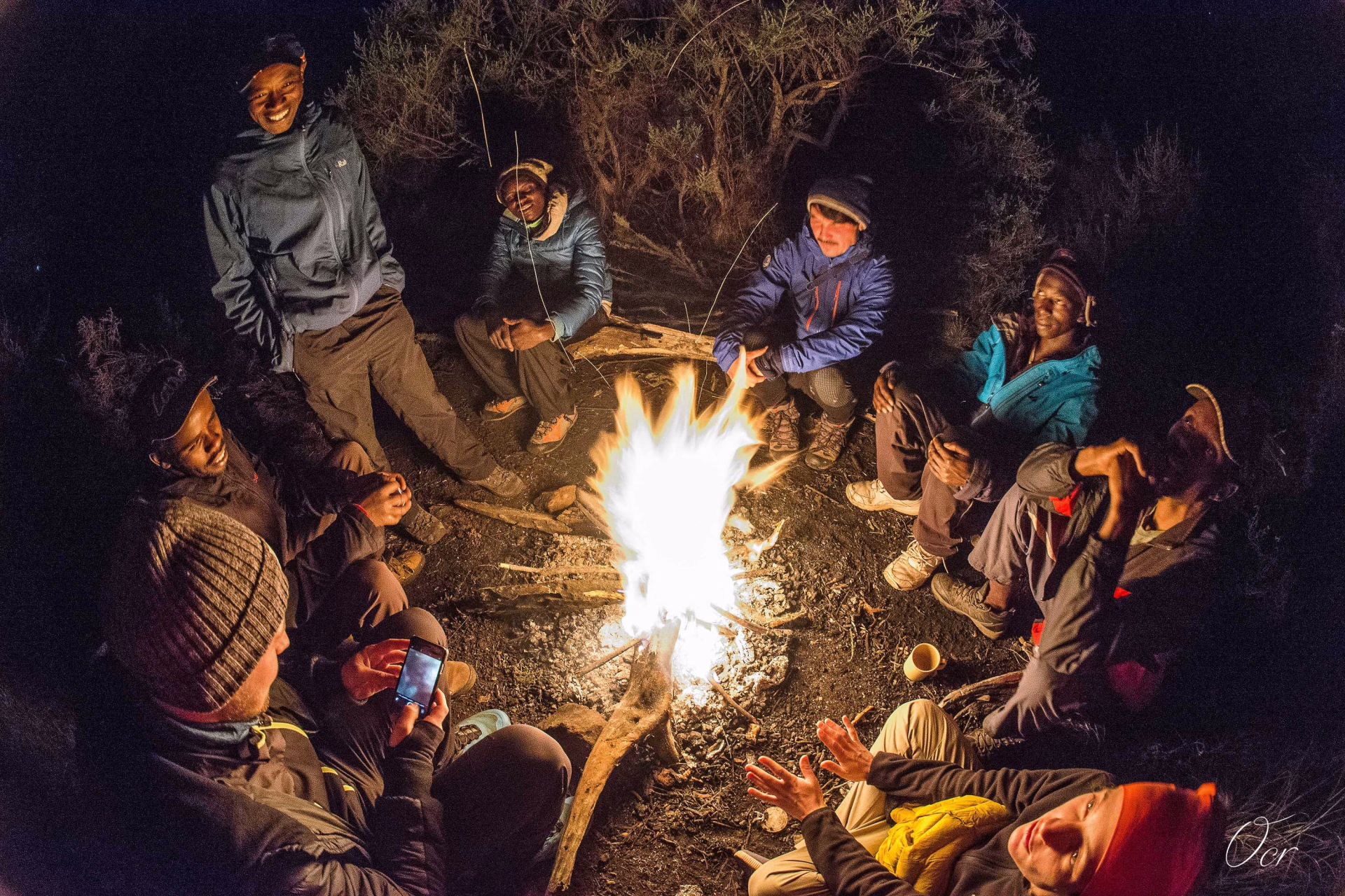 Bivouac et feu de camp au Mont Kenya