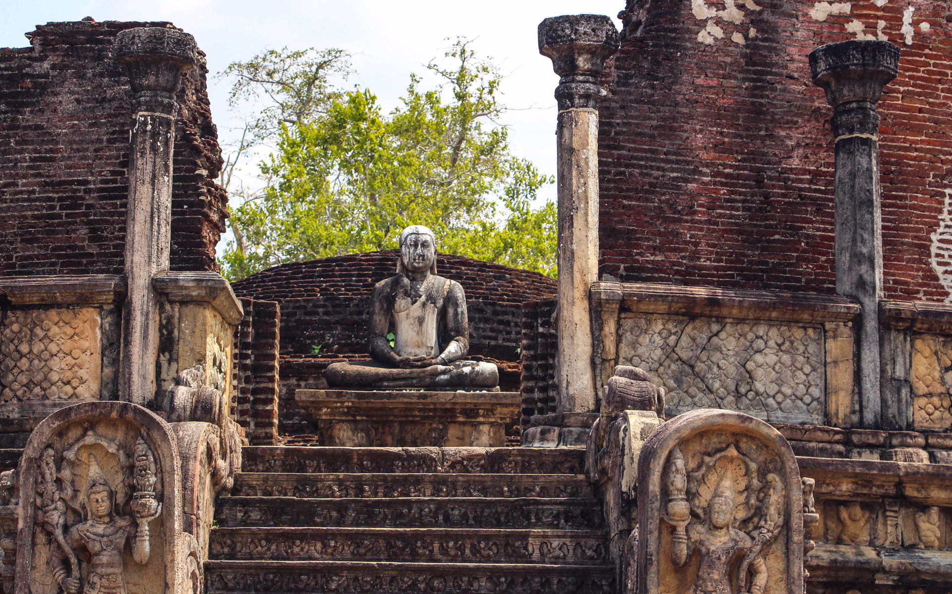 Bouddha dans les temps de Polonnaruwa au Sri Lanka
