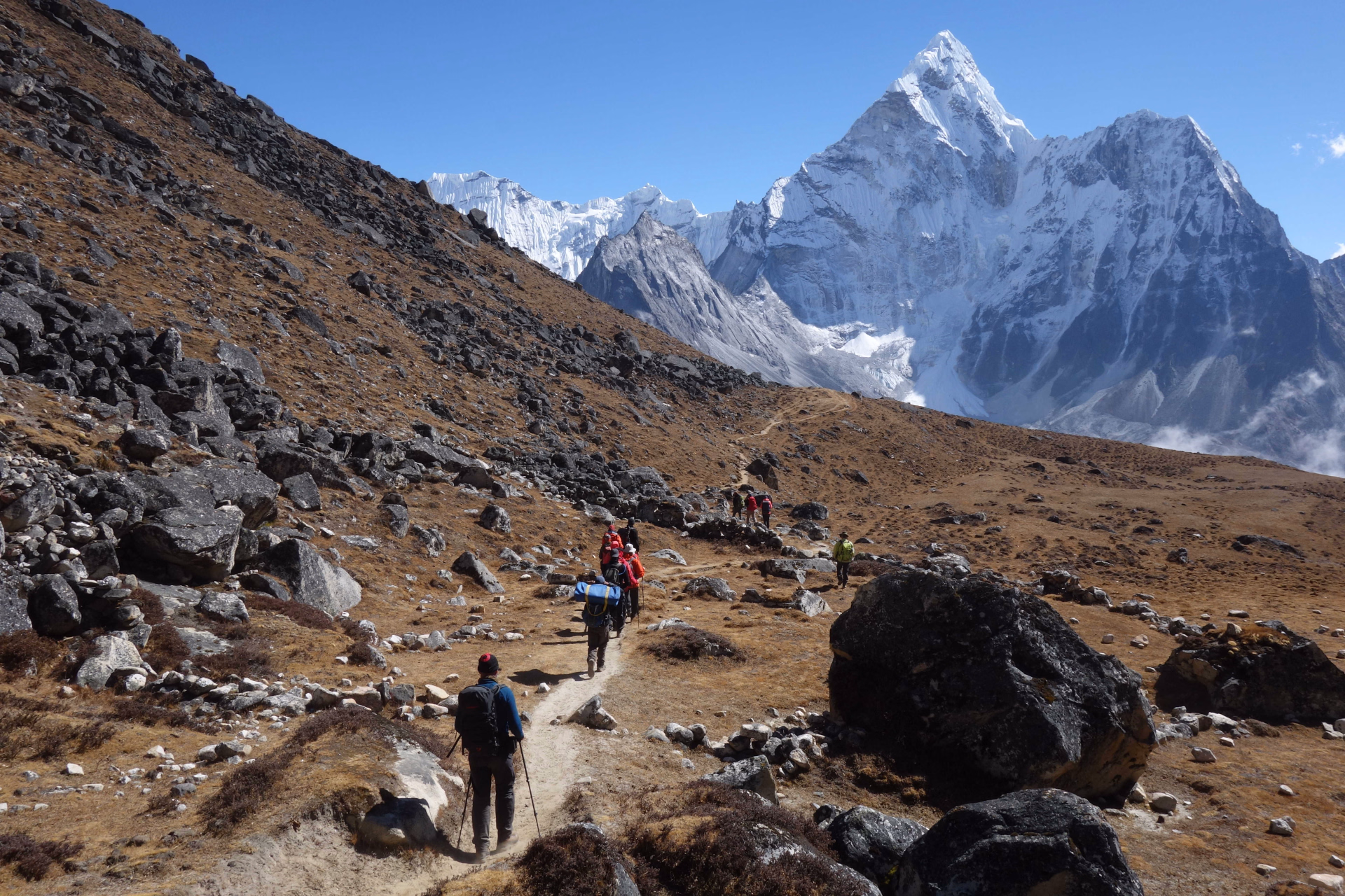 Randonneurs vers l'Island Peak