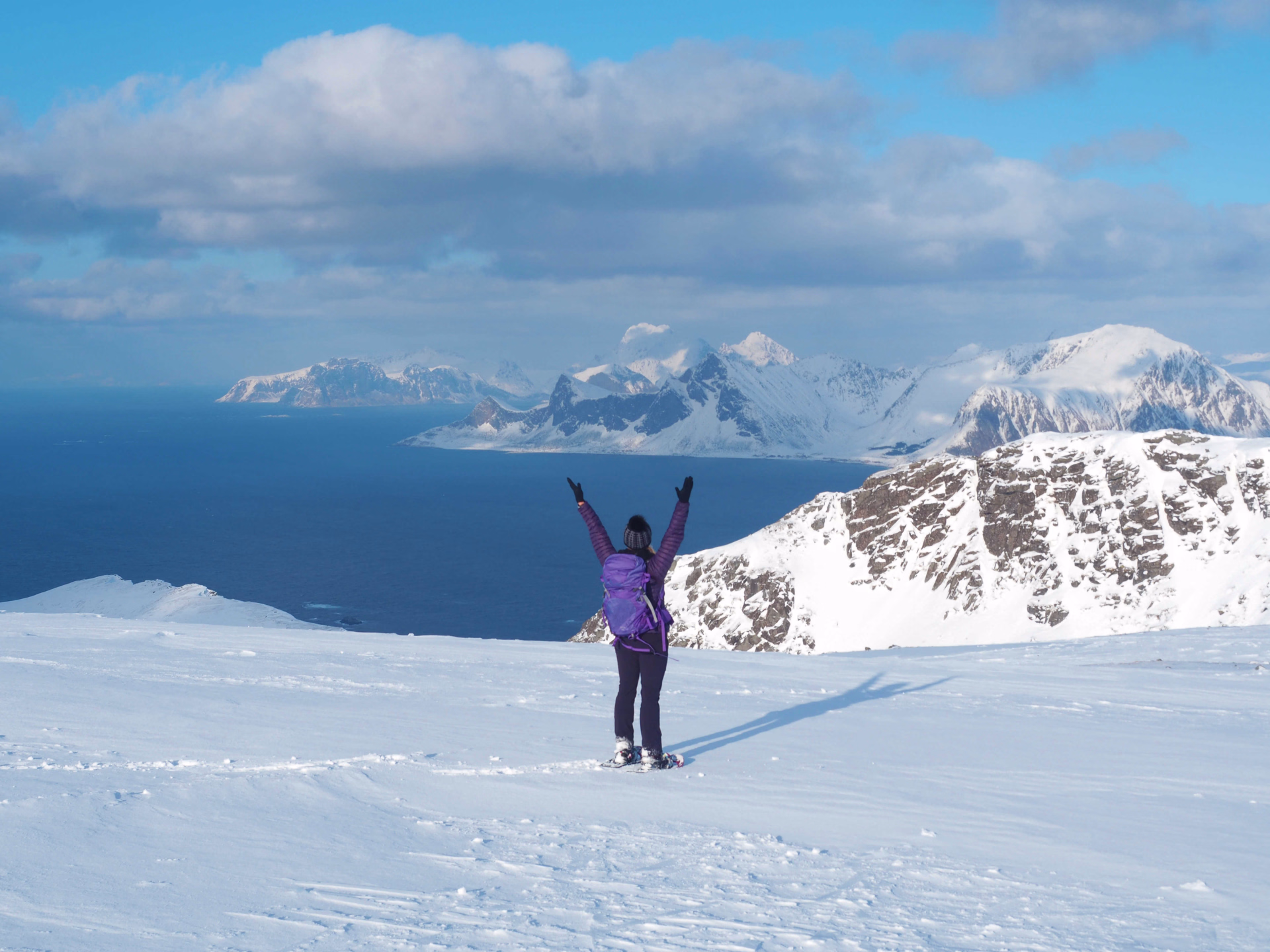 Depuis le sommet des Lofoten en hiver en Norvège