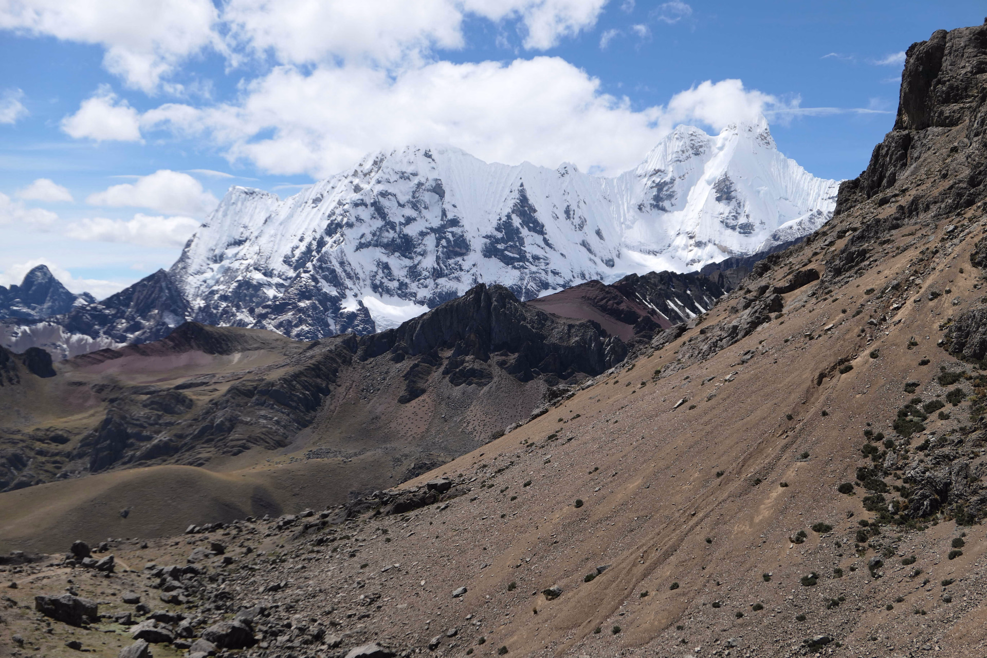 La vue depuis le Col Taucha, sur le Tour du Huayhuash