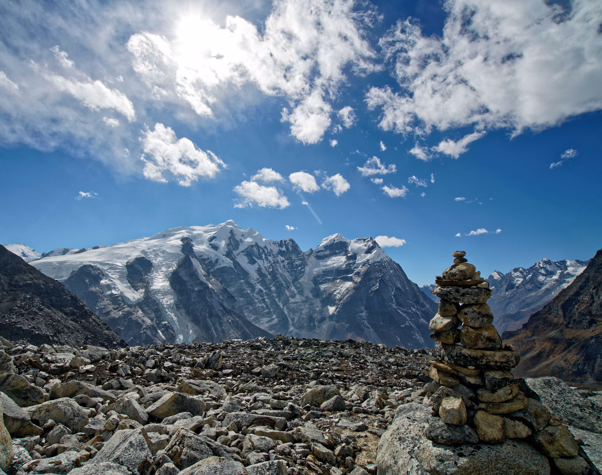 Le beau paysage pour se rendre au Mera peak