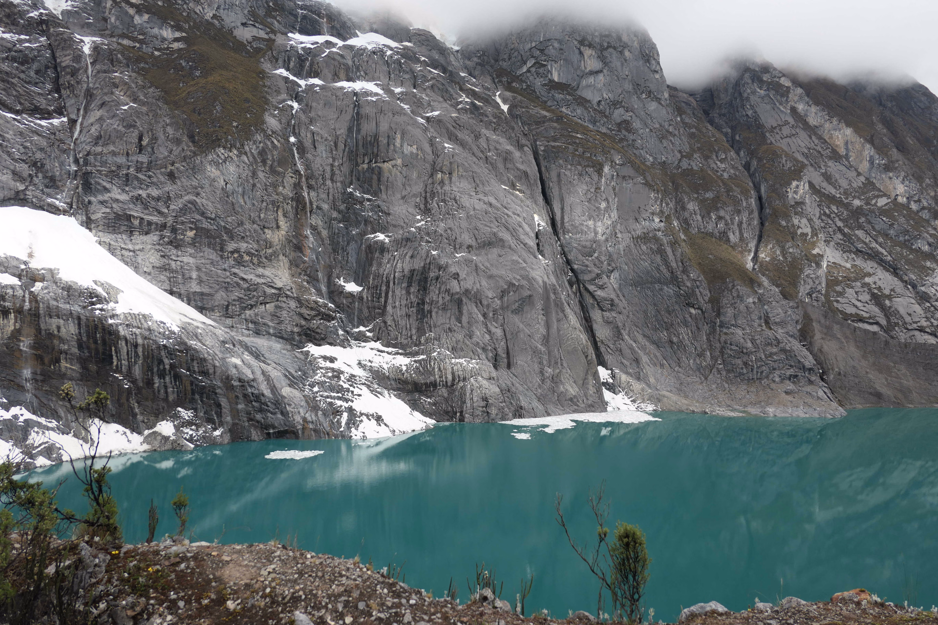 Les couleurs électriques sur le Tour du Huayhuash