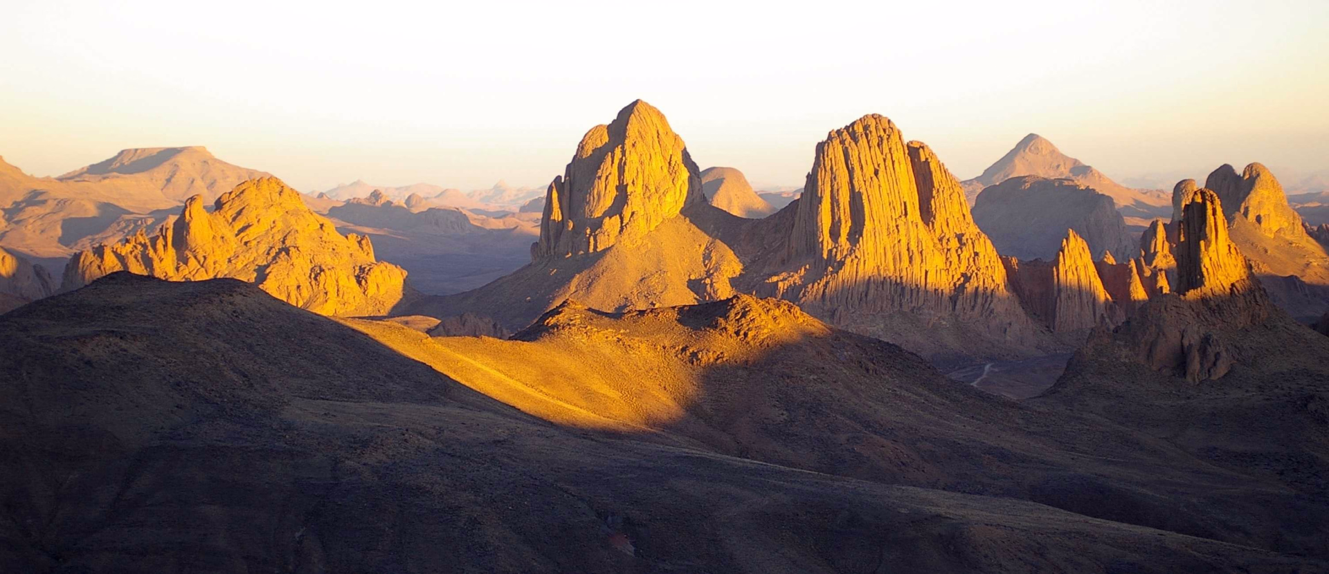 Les Tezzouiags depuis l'Assekrem, Hoggar, Algérie