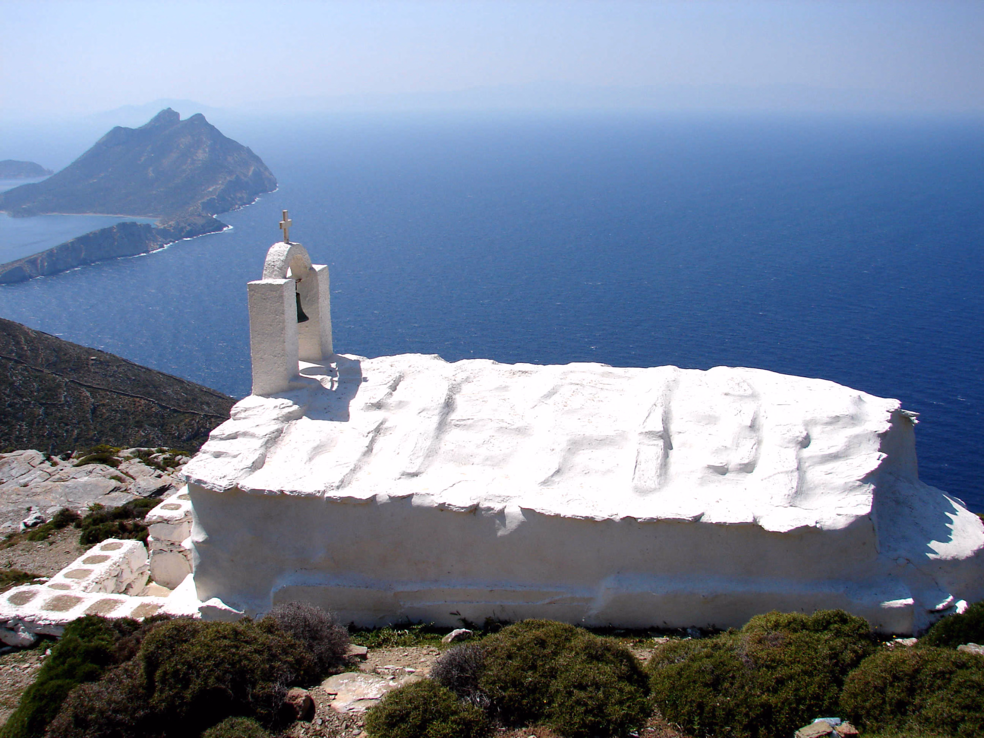 Visite de monastère lors d'une rando, Amorgos, Cyclades