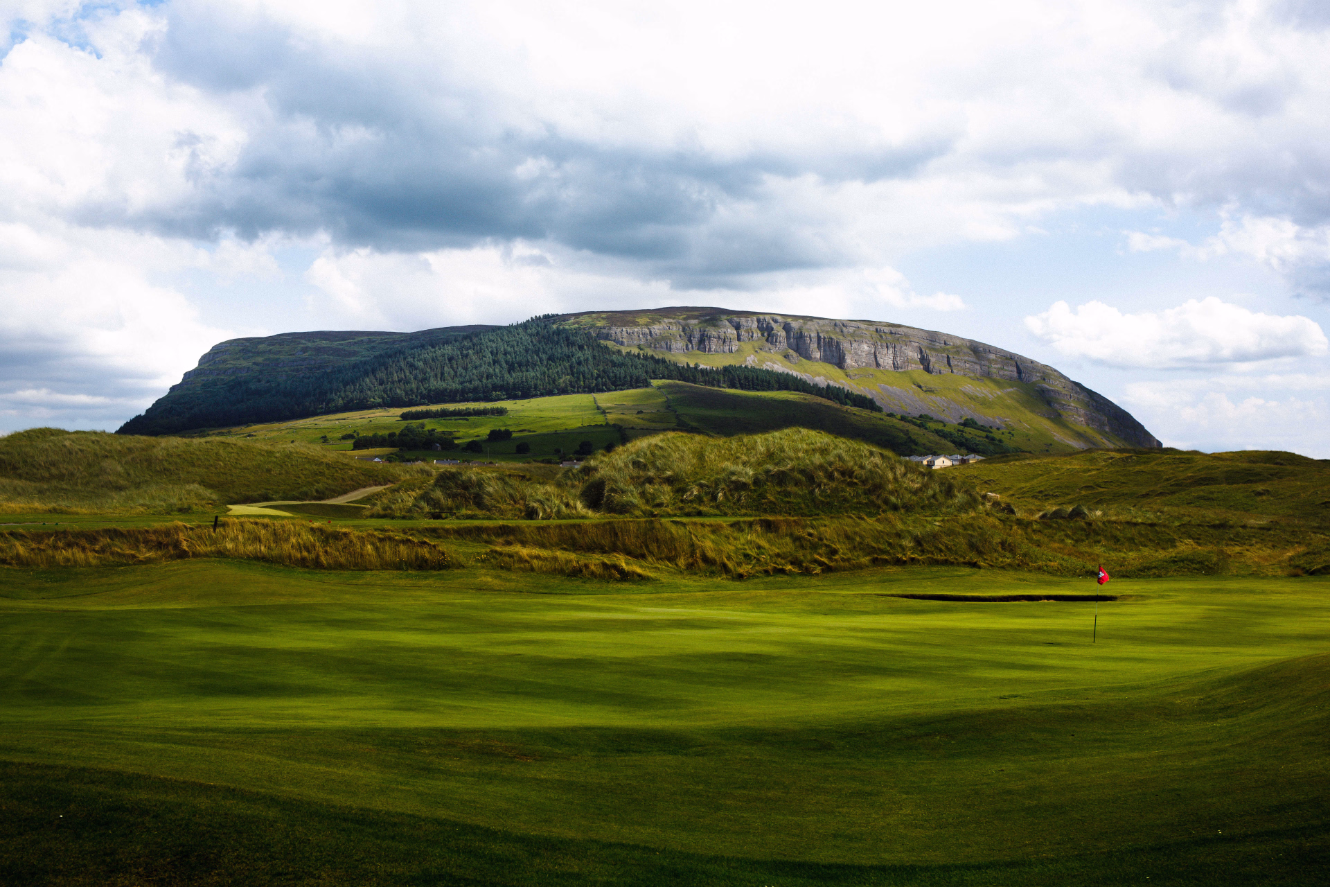 Montagne de Knocknarea  à Strandhill en Irlande