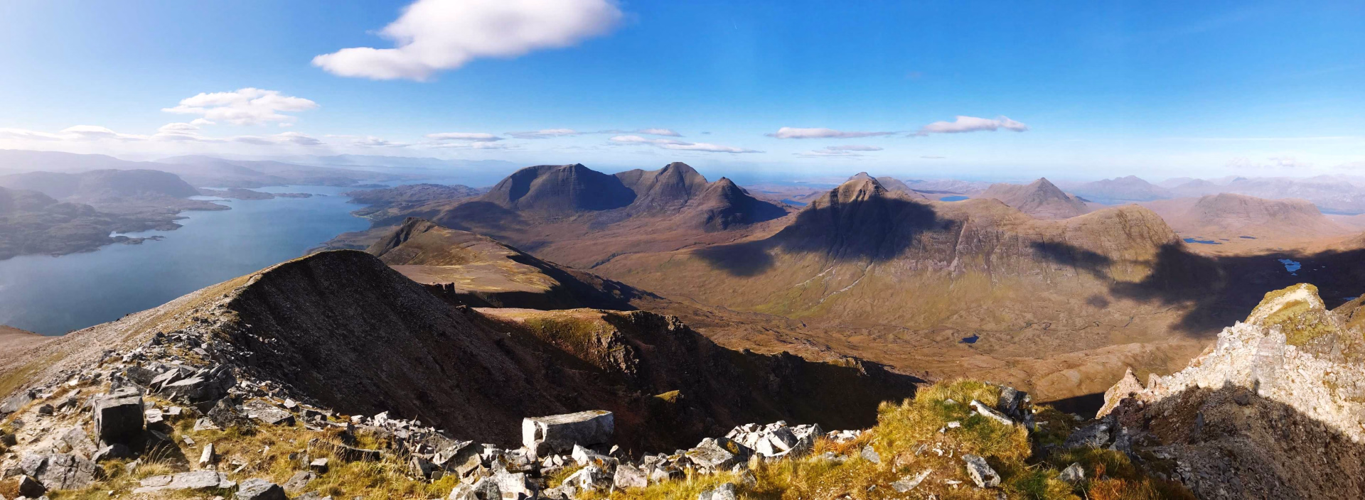 Paysage de Ben Eighe et de ses 7 Munroes en Ecosse