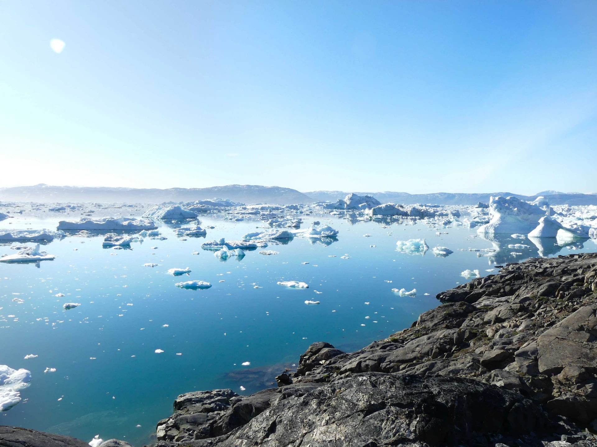 Paysages d'icebergs l'été au Groenland