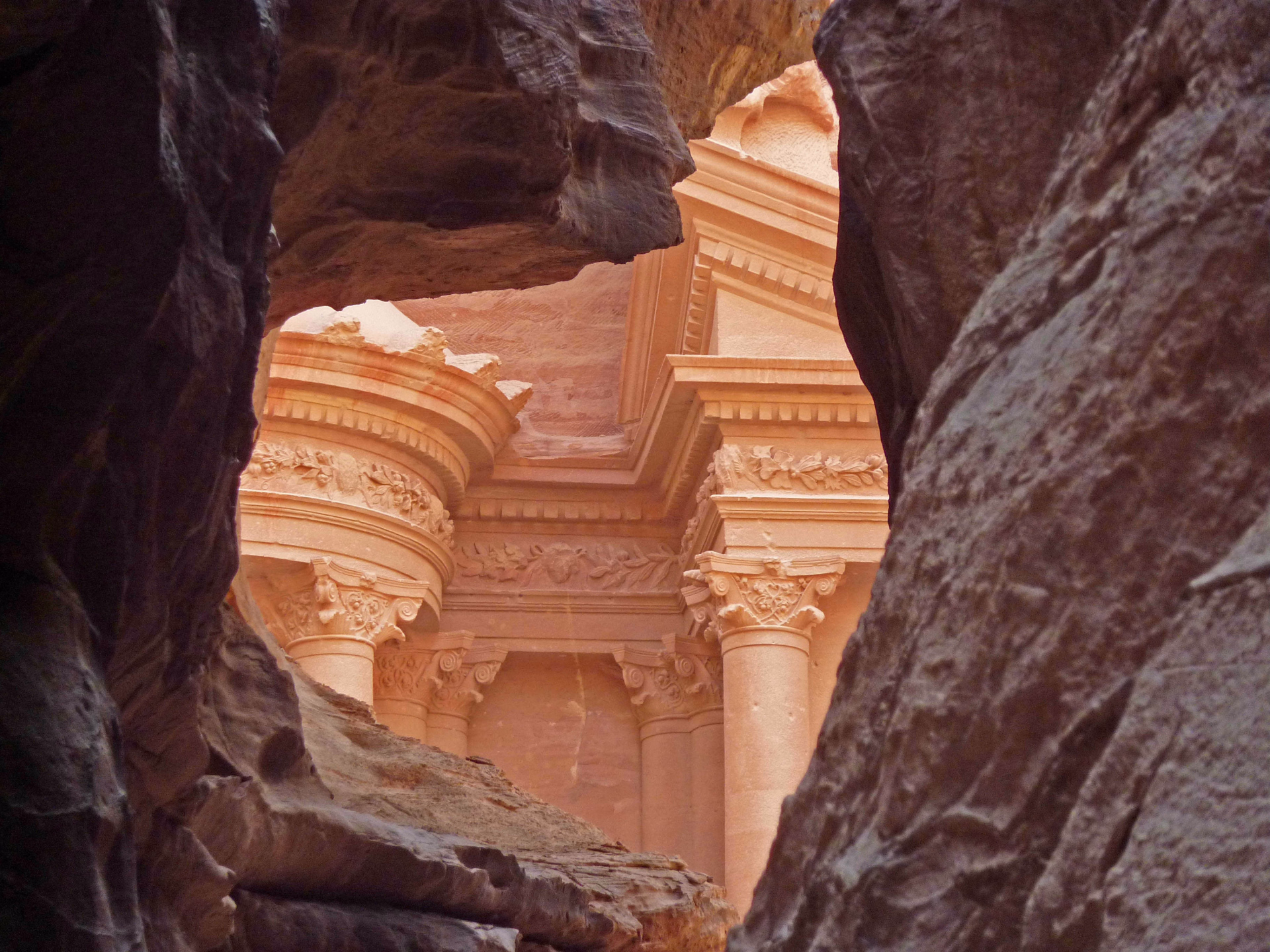 petra monument khazneh