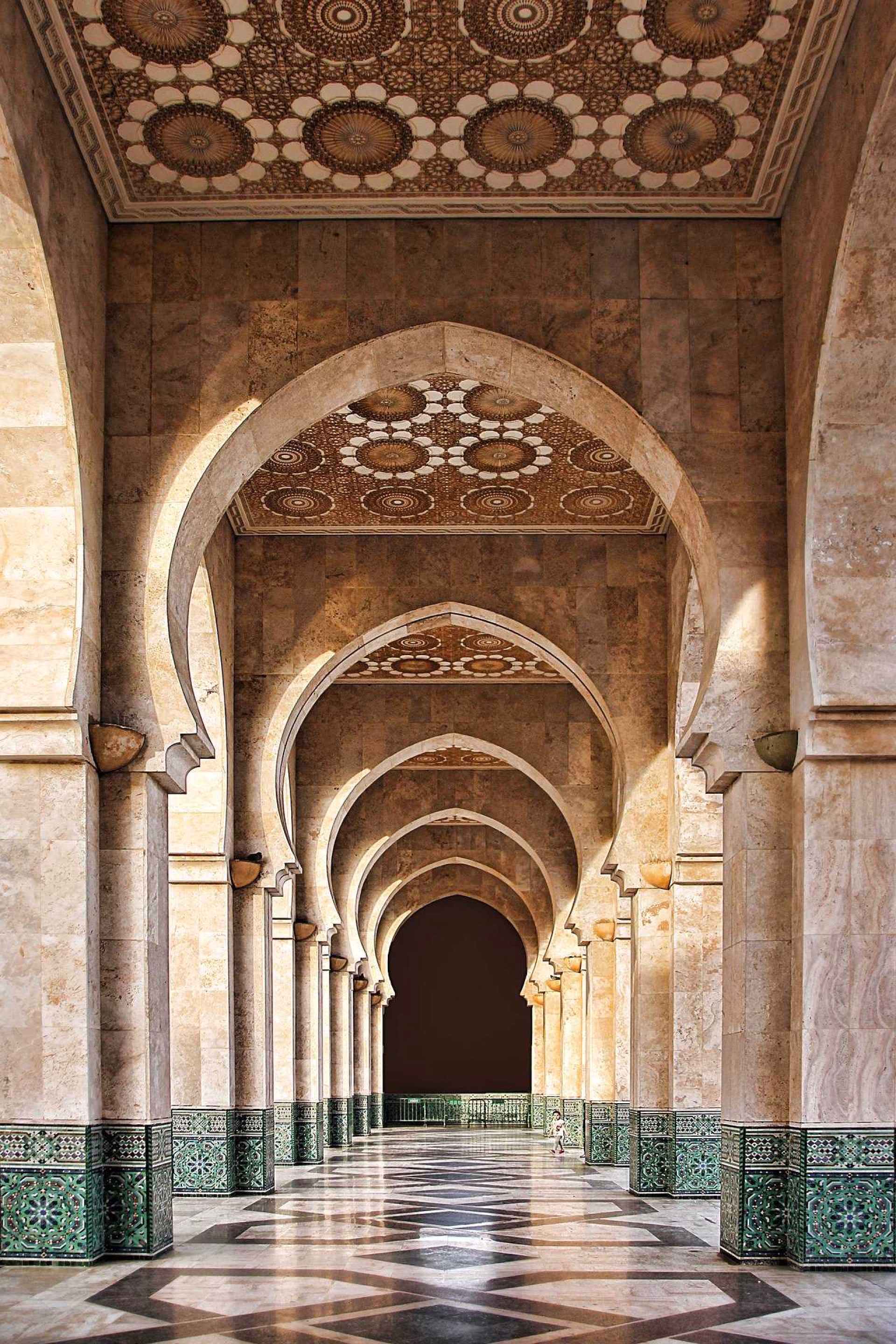 Porte marocaine dans une mosquée au Maroc