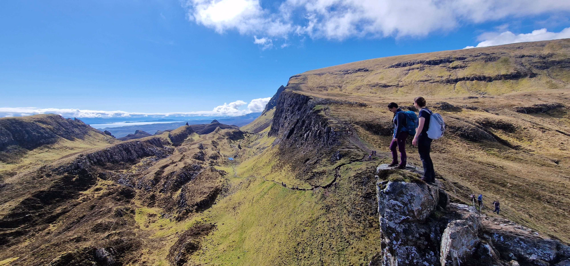 Randonnée dans le massif de Quairing en Écosse