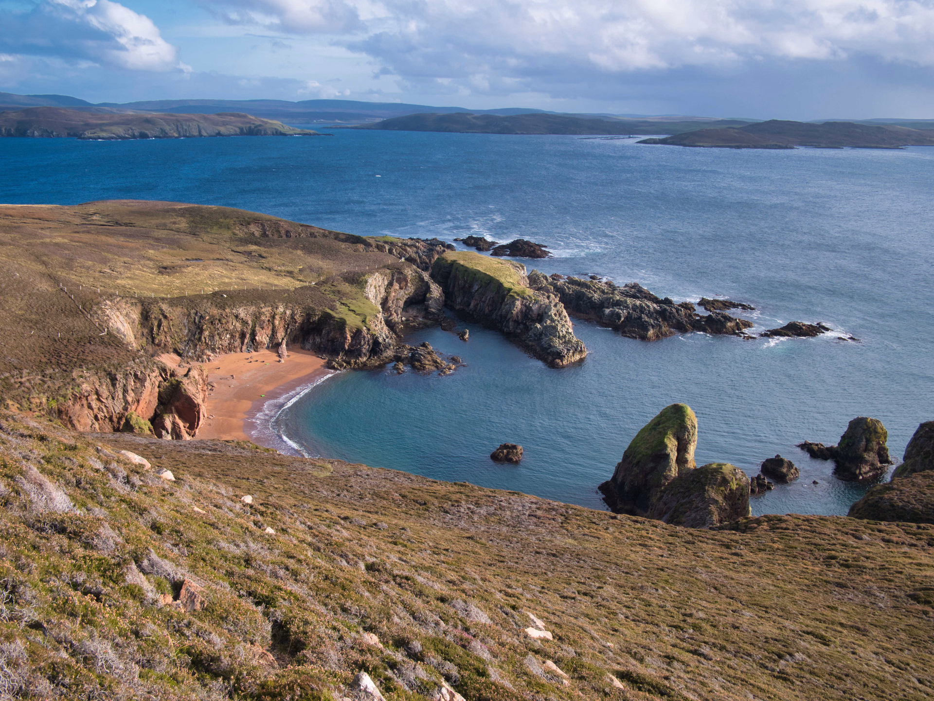 Randonnée sur le site de Muckle Roe en Ecosse