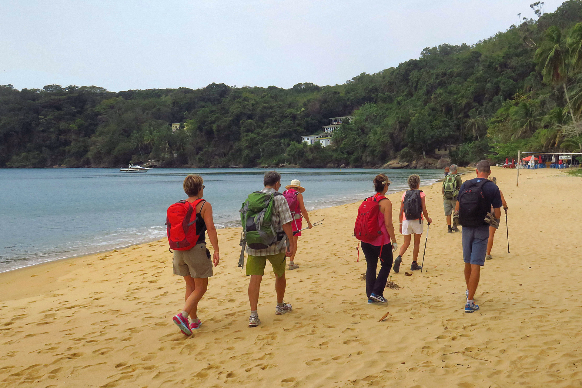 Randonneurs à Ilha Grande