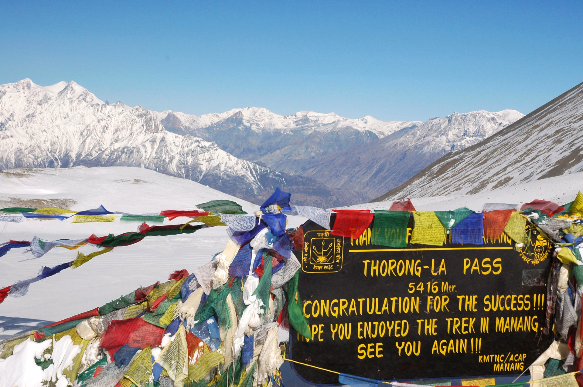 Sommet du col de Thorong, sur le tour des Annapurnas