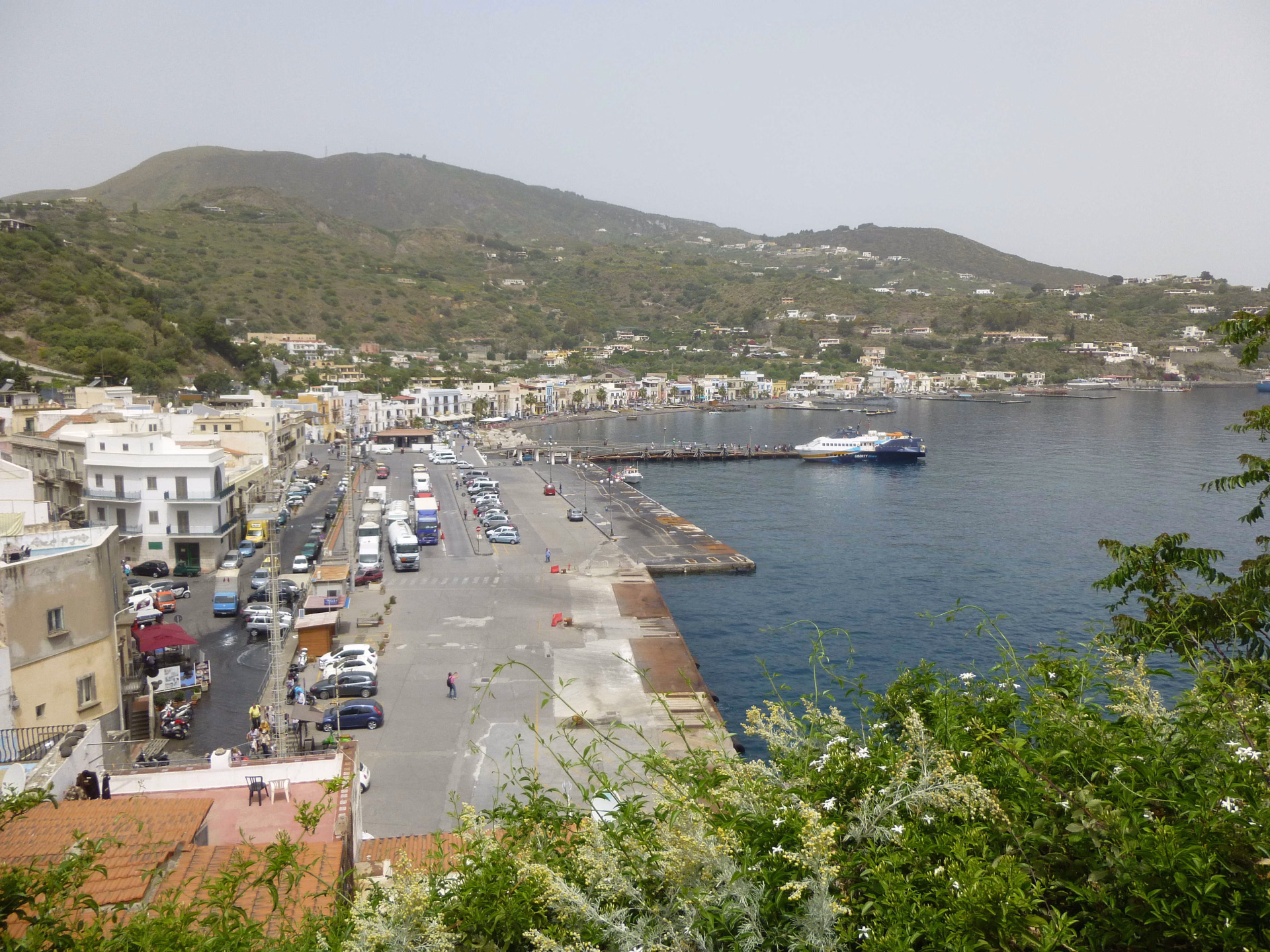 Village et port de Lipari en Sicile