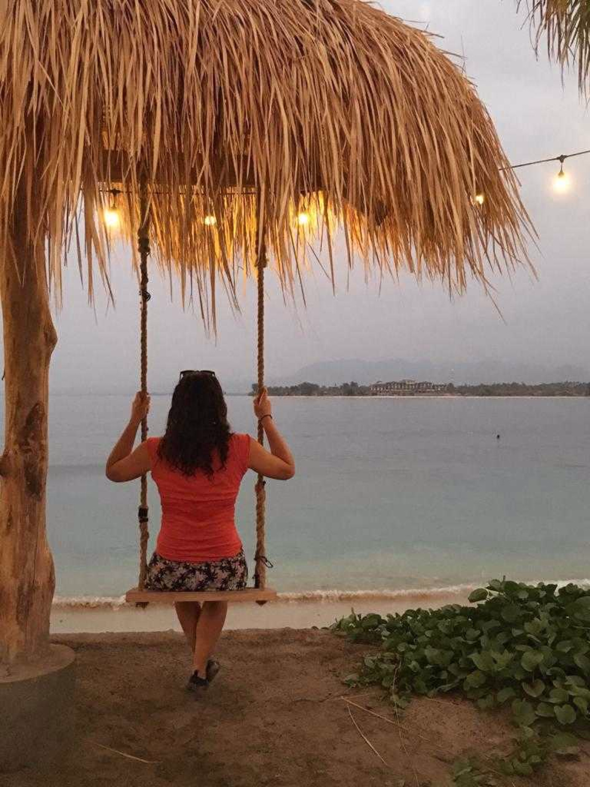 Voyageuse sur une Balançoire, Gili Air, Indonésie