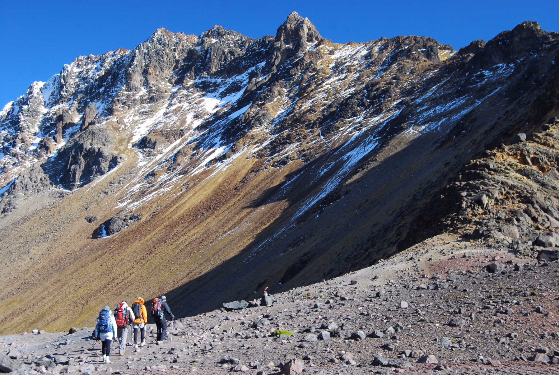 Vue sur le Cotopaxi depuis Illiniza Norte en Equateur