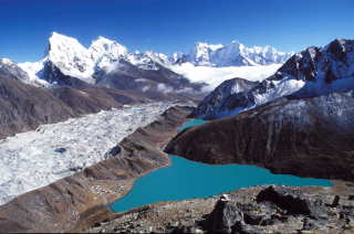 Vue sur les lacs de Gokyo, depuis le Gokyo Peak