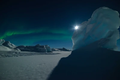 Aurore boréale et iceberg Groenland