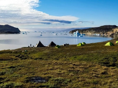 Camp de base pour un voyage aventure au Groenland