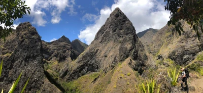 Contemplation dans le cirque de Mafate à la Réunion