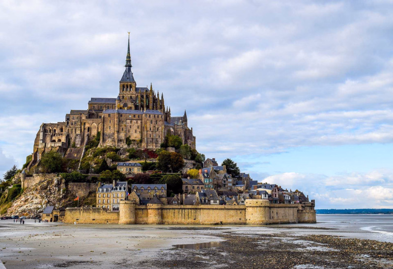 Mont Saint  Michel