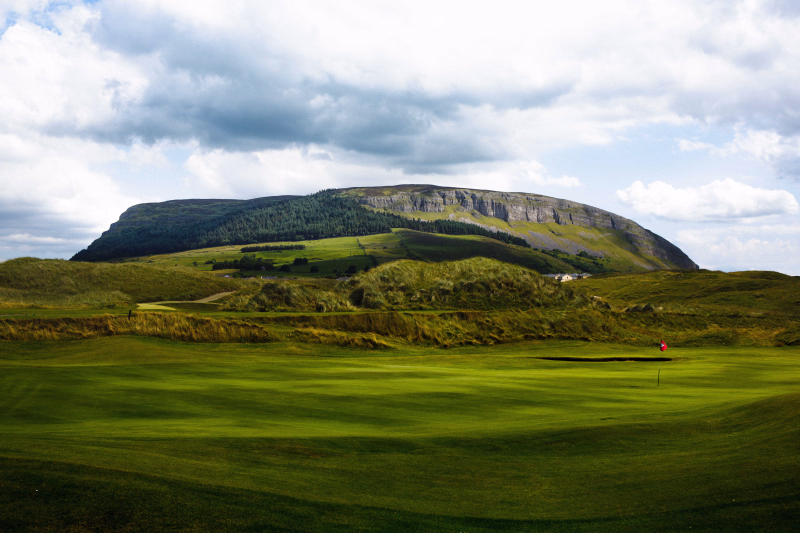 Montagne de Knocknarea  à Strandhill en Irlande