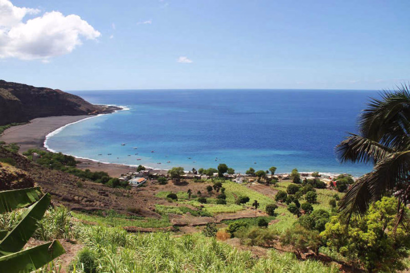 Plage et petit village de Tarrafal