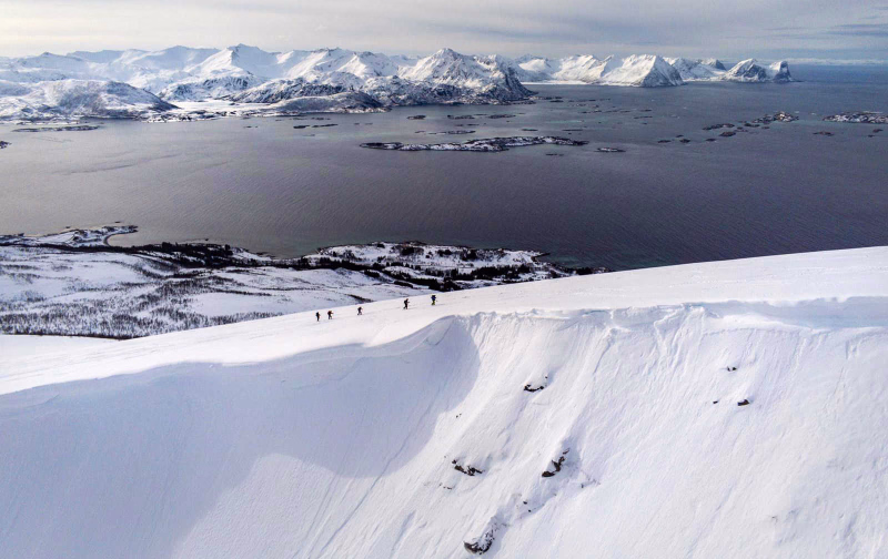 Randonnée du Husfjellet, île de Senja en Norvège du Nord