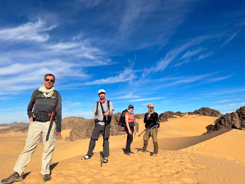 Randonneur dans le Tassili N'Ajjer, Djanet, Algérie