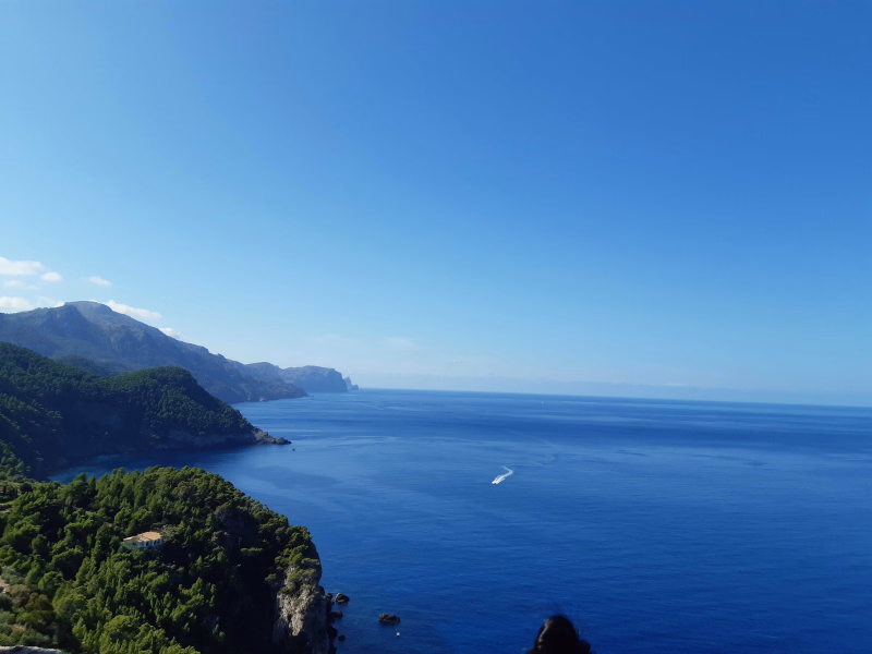 Tramuntana et mer aux Baléares