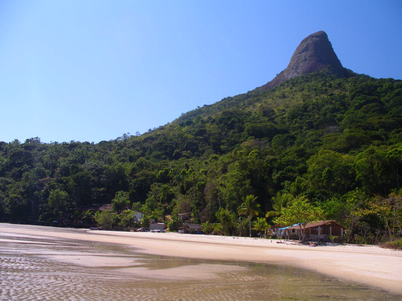 Vue sur le Pain de sucre à Paraty