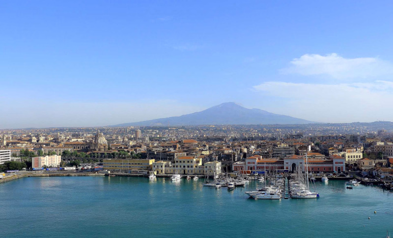 Vue sur l'Etna depuis Catane
