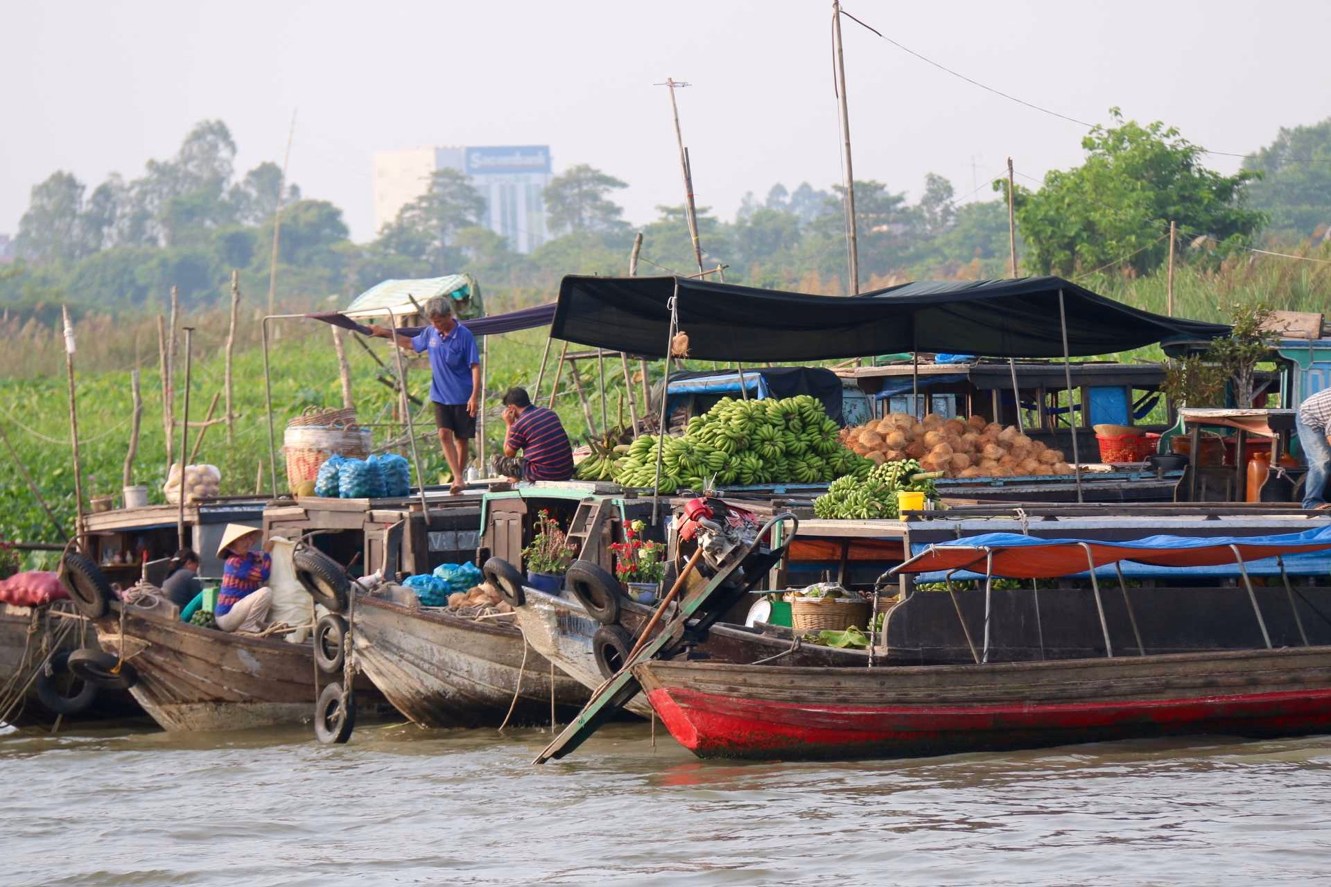 Marché flottant au Vietnam