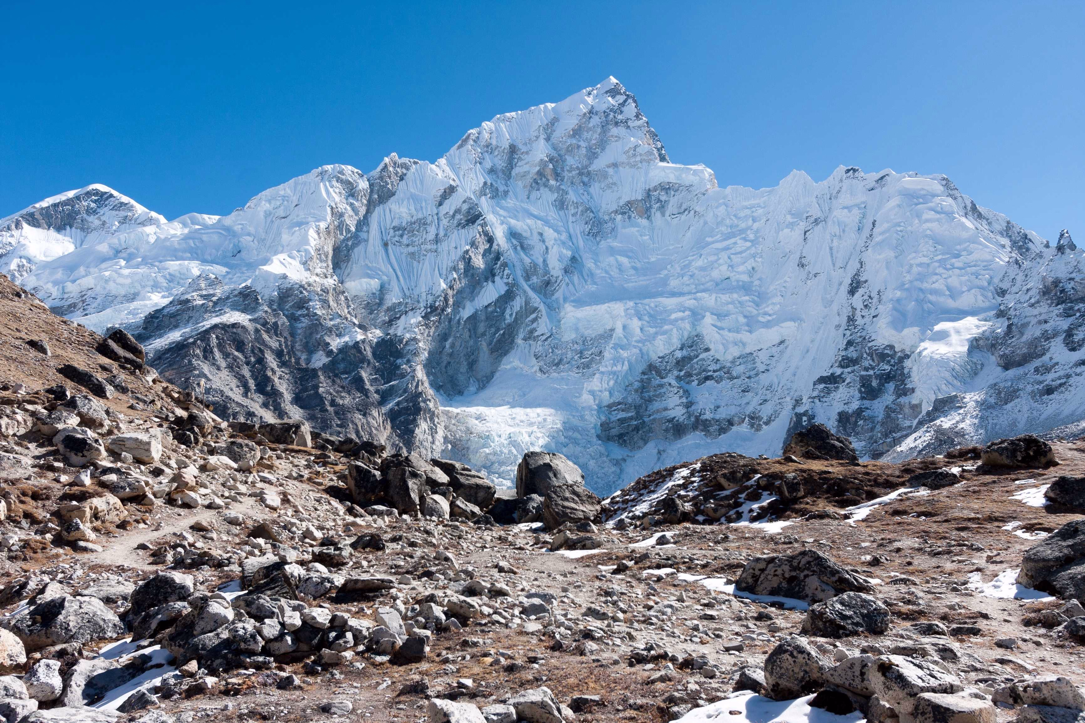 Découvrez nos voyages sportifs à Kala Patthar pour vos prochaines vacances