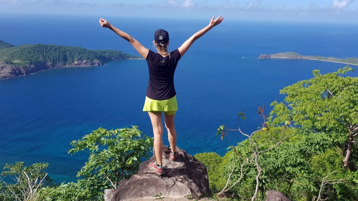 Randonnée autonome entre le volcan de la Soufrière et les îles Saintes