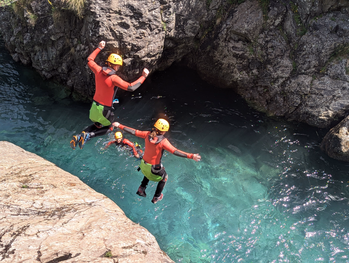 Immersion nature canyoning, spéléologie et randonnée