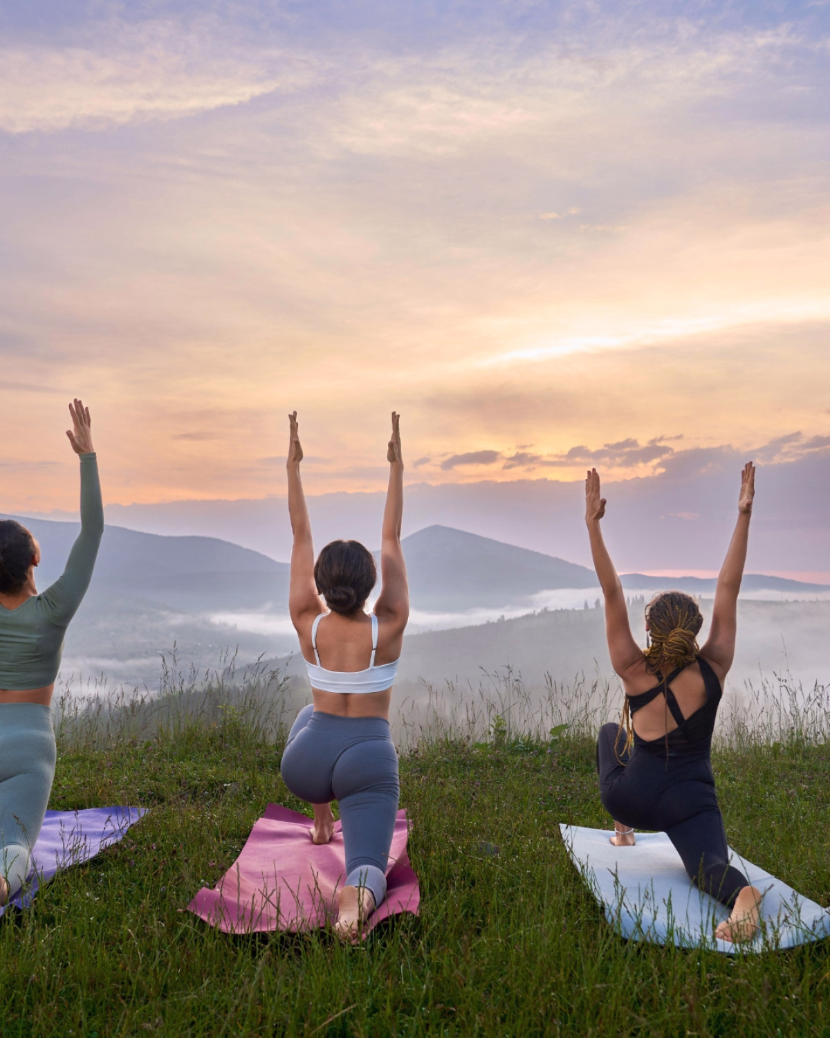 Randonnée et yoga au cœur des volcans du Cantal 100% filles