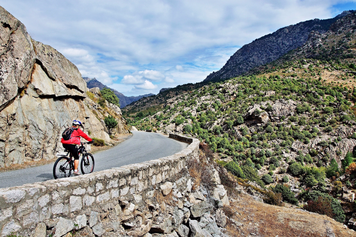 Voyage à vélo - La GT20 Nord en Corse à vélo à assistance électrique inclus en liberté