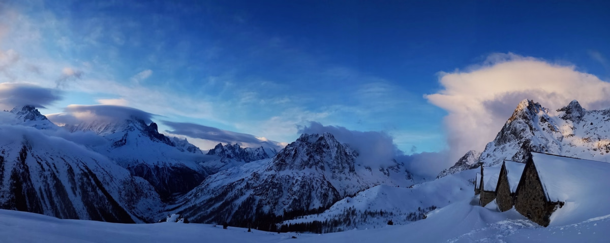 Aventure hivernale en raquettes à Vallorcine, joyau secret de Chamonix
