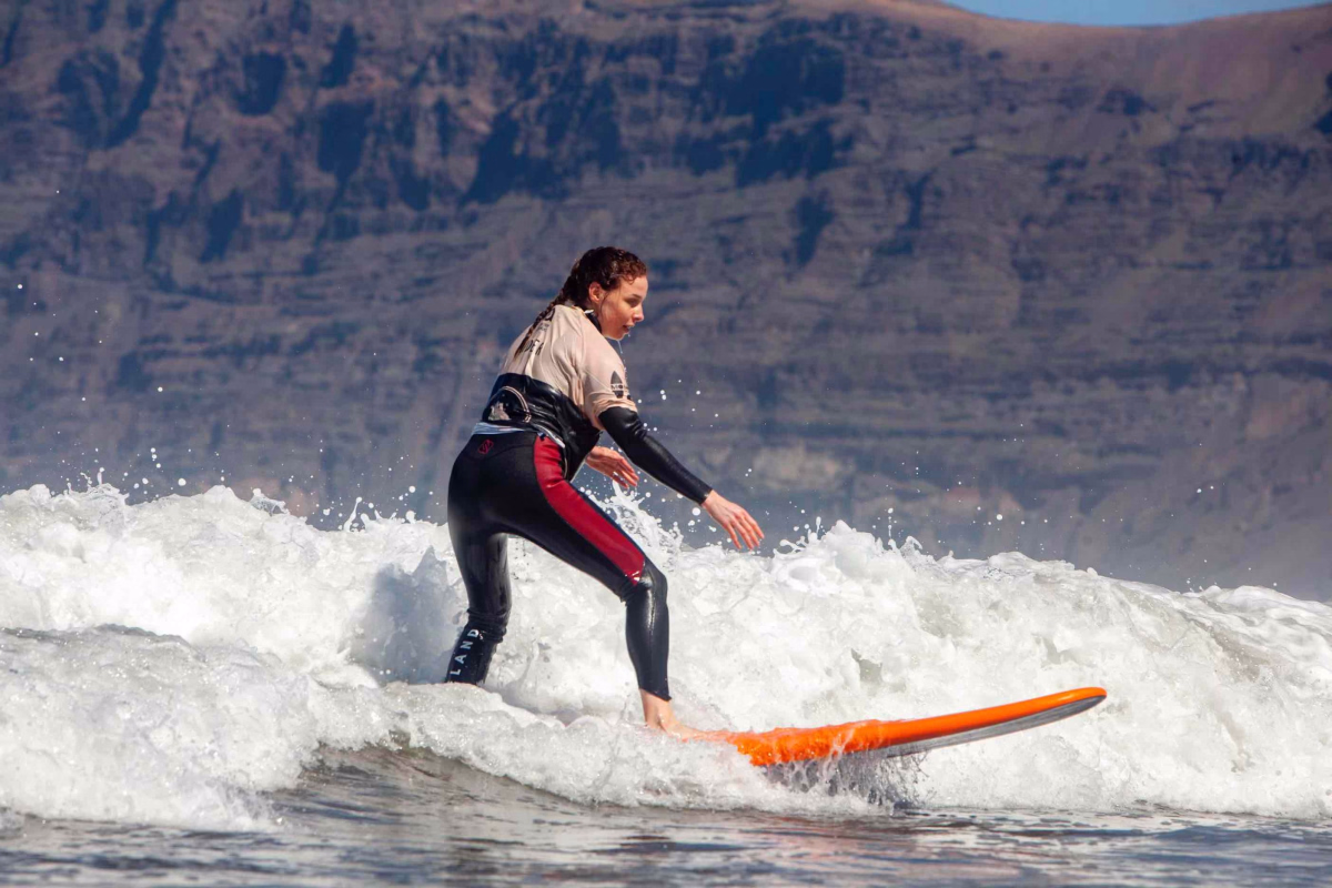 Surf et apnée à Lanzarote entre vagues et volcans