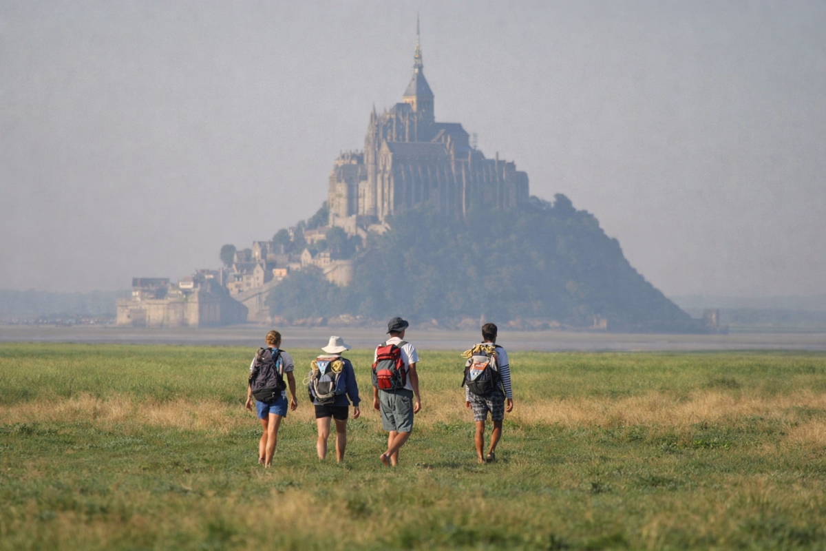 Randonnée et grandes marées face au Mont-Saint-Michel