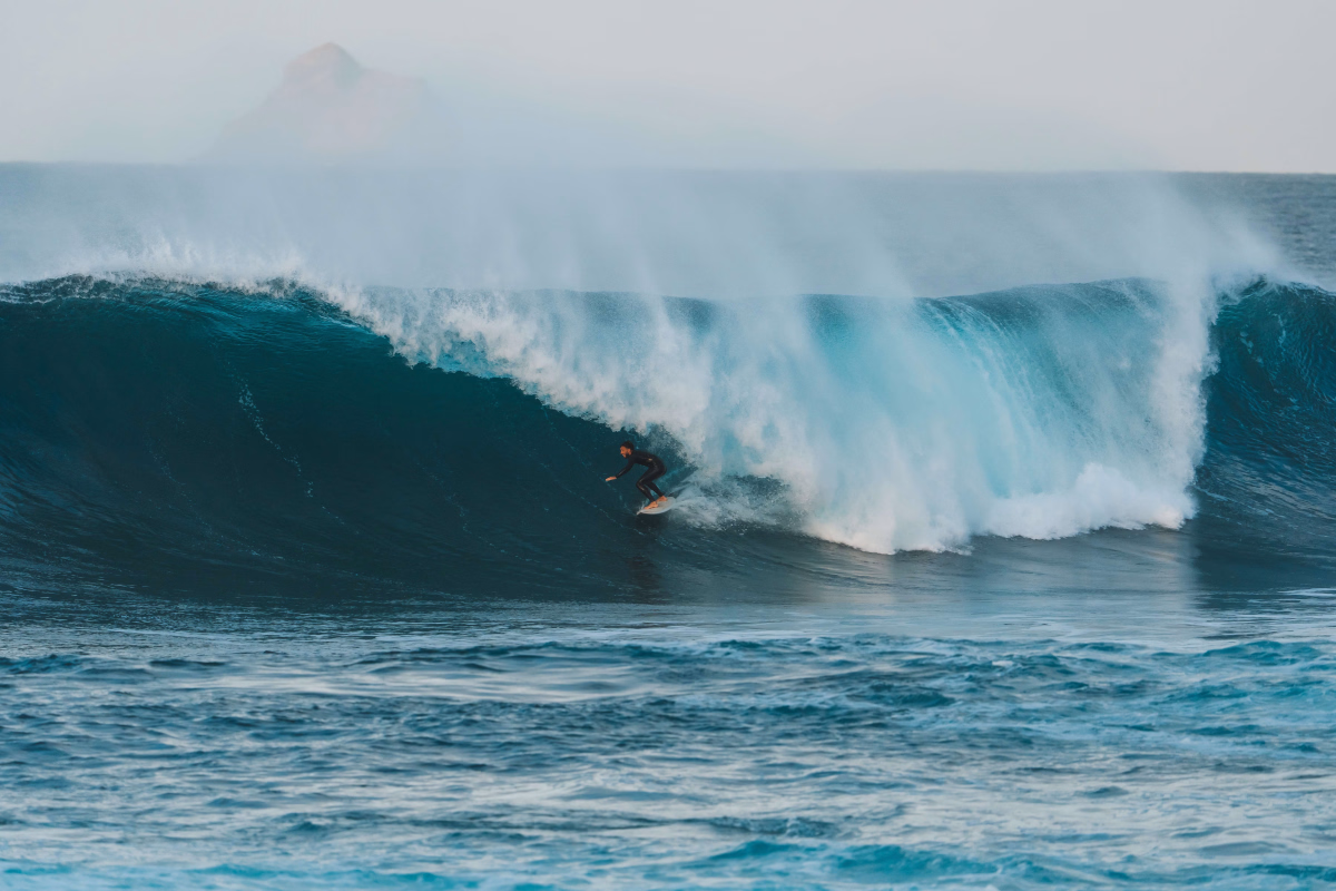 Surf Camp à Lanzarote entre vagues sauvages et volcans dorés