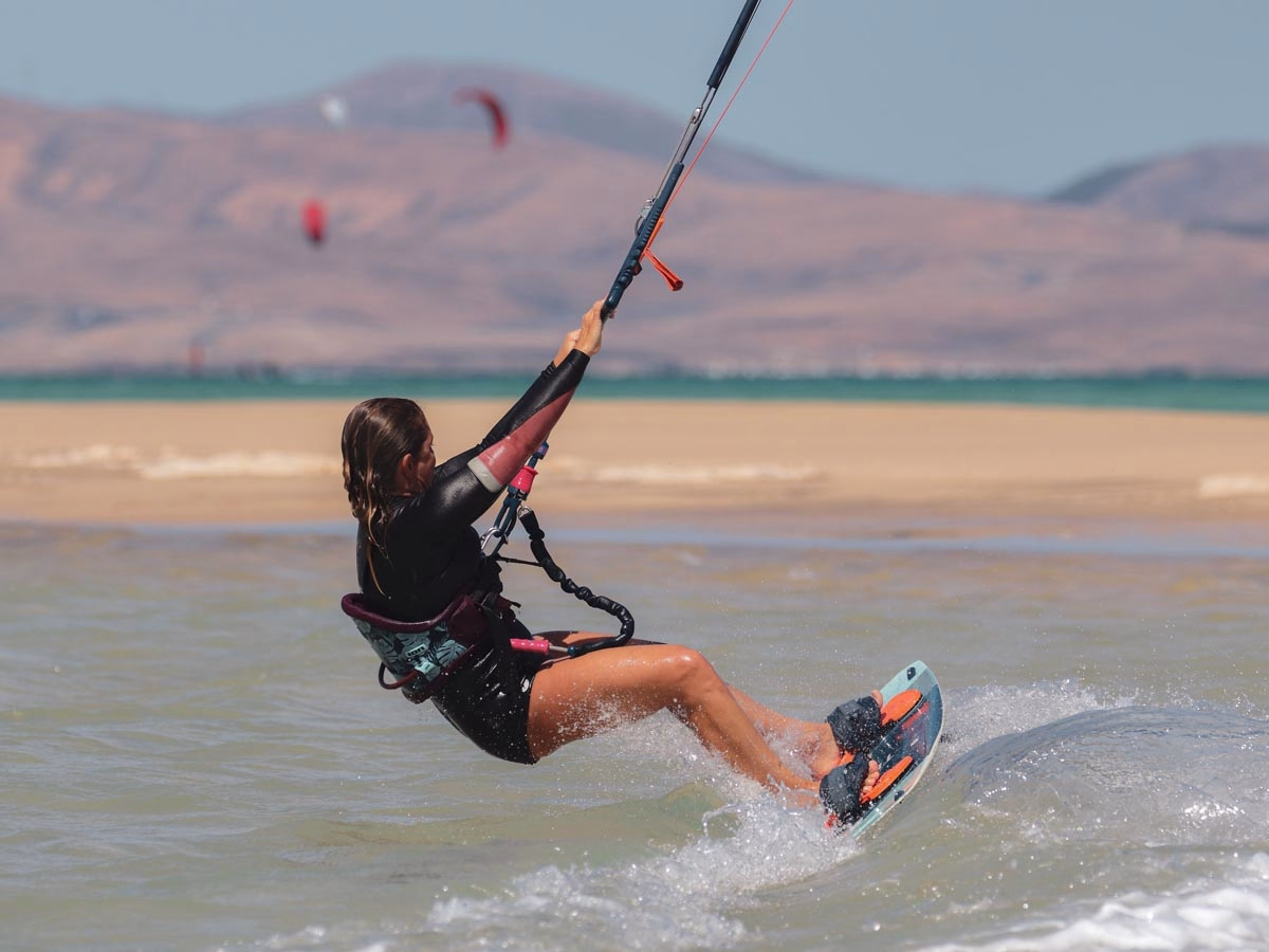 Stage Kite à Fuerteventura : Progressez en Douceur, Logez avec Style