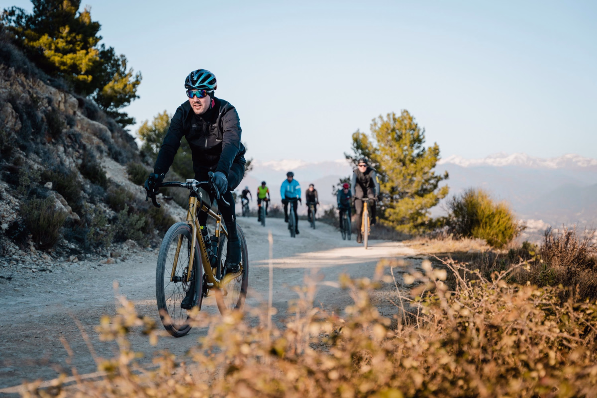Voyage à vélo - Des montagnes de l\'arrière pays niçois à la mer à vélo gravel