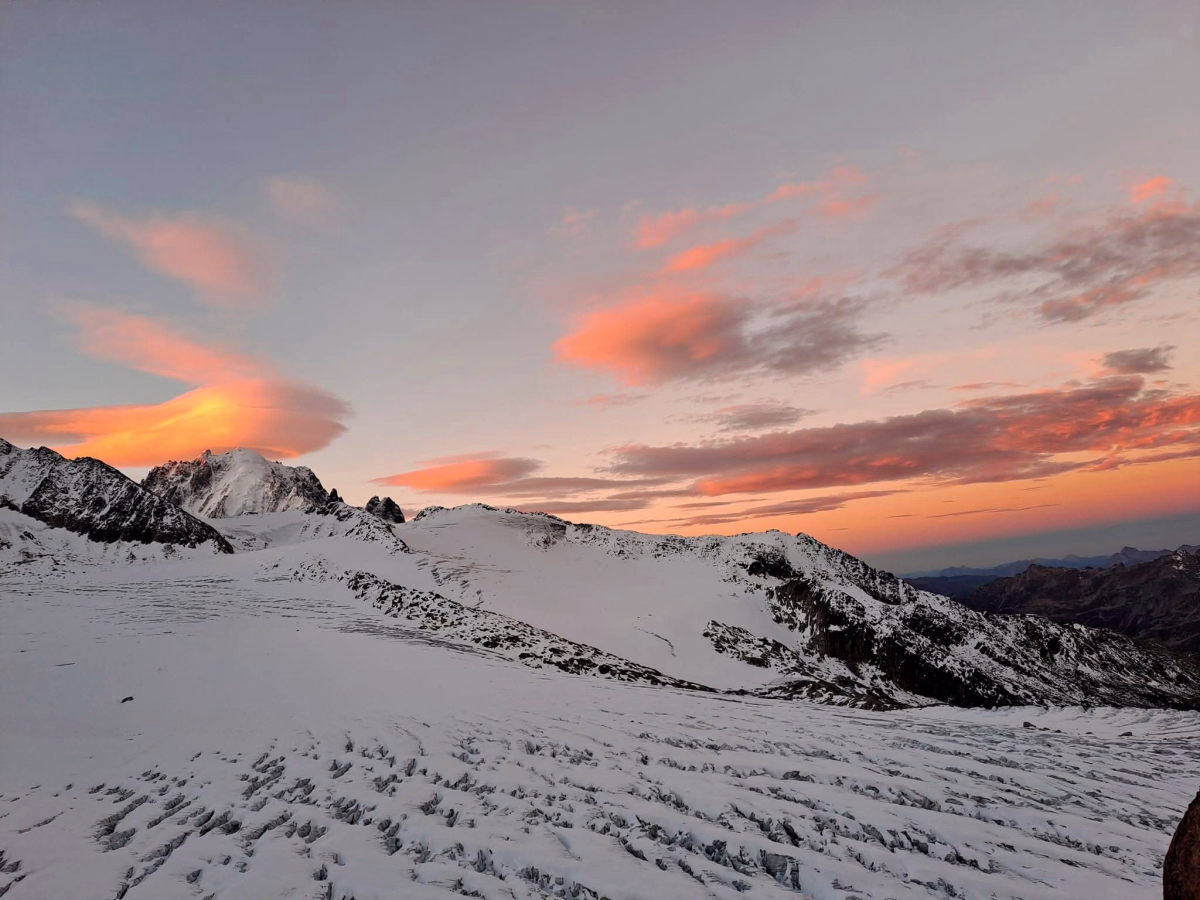 Nuit inoubliable en bivouac hivernal dans les Alpes