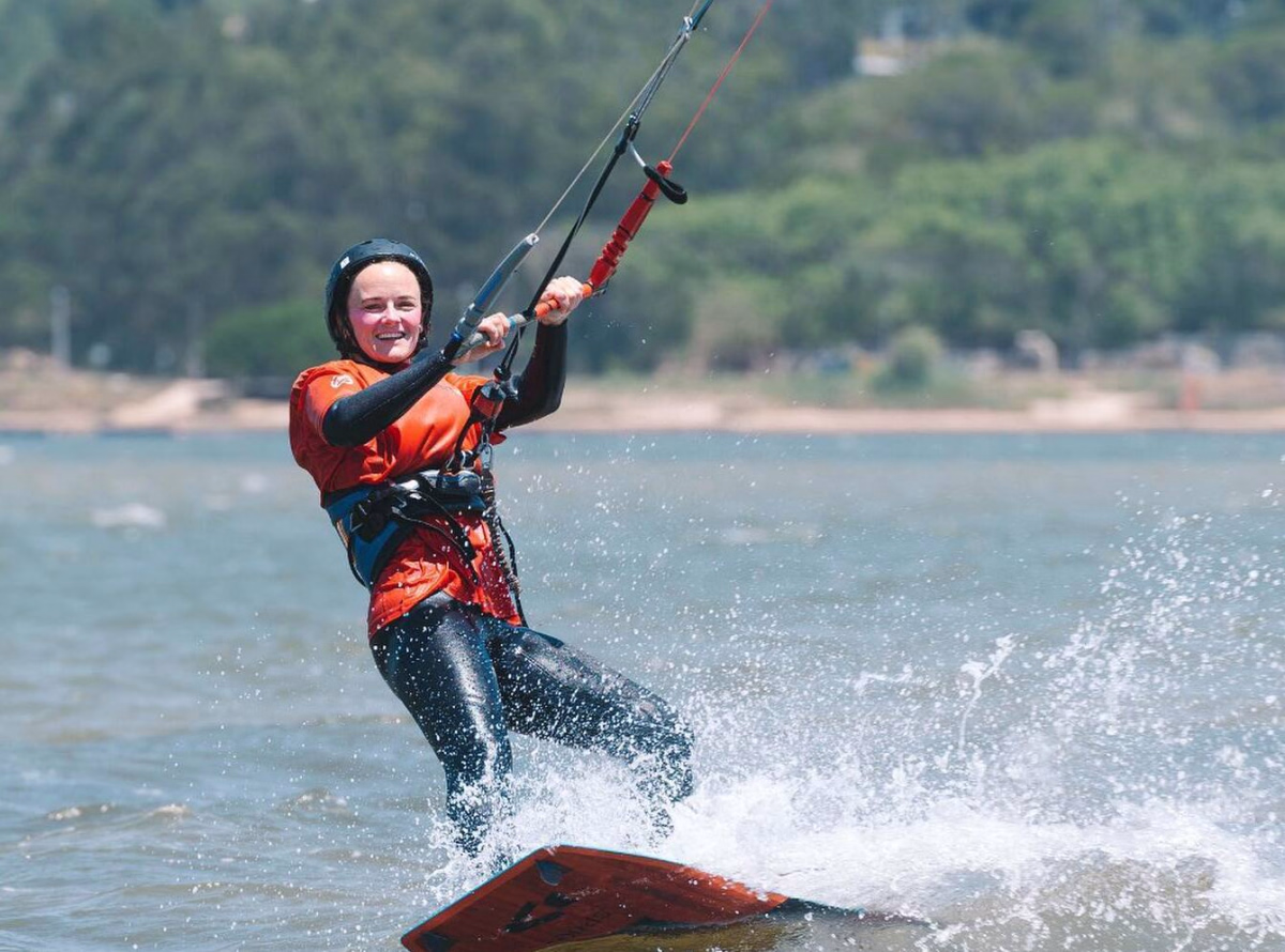 Évasion sportive sur le lagon d'Óbidos, paradis du kitesurf