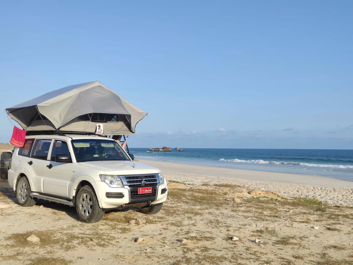 Randonnée et 4x4 à Oman avec tente sur le toit